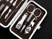 Zestaw do paznokci przybornik manicure pedicure 7 elementów